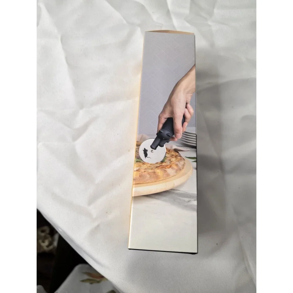 OTOTO Kitty Cut Pizza Cutter - Cutter Is Stainless Steel, Cute